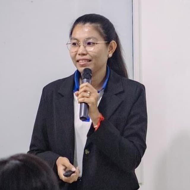 មុំ រស្មី